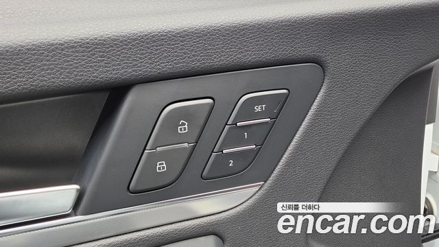 Audi Q5 2023 — photo 35