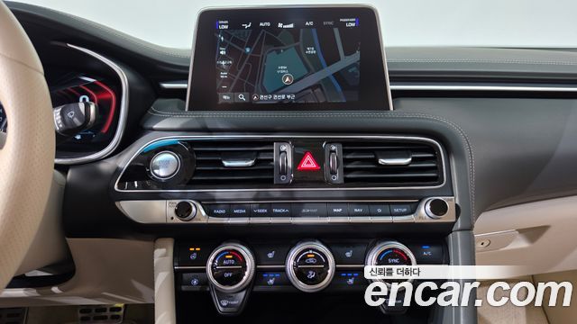 Genesis G70 2019 — photo 18