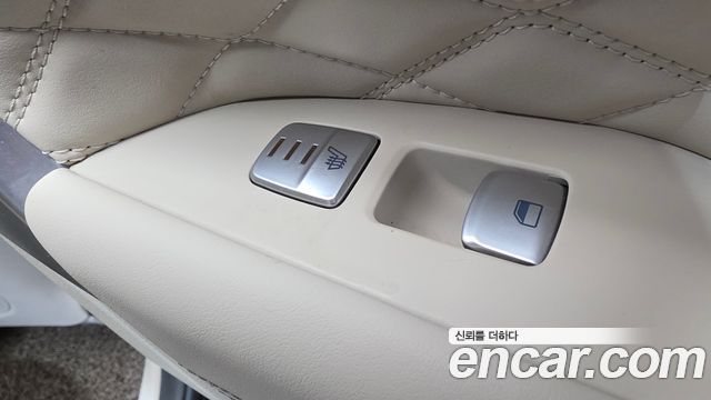 Genesis G70 2019 — photo 22