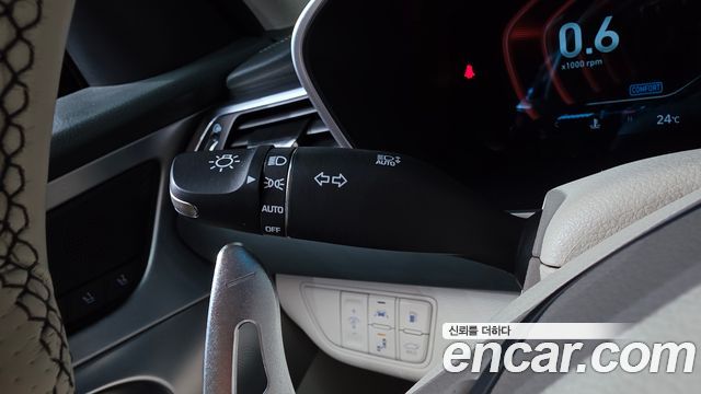 Genesis G70 2019 — photo 37