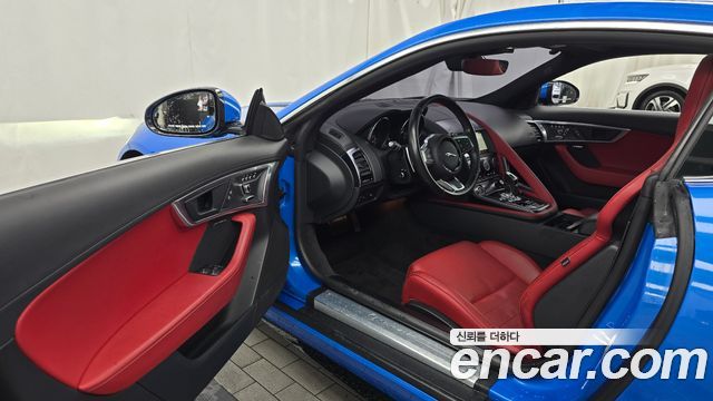 Jaguar F-TYPE 2019 — photo 10