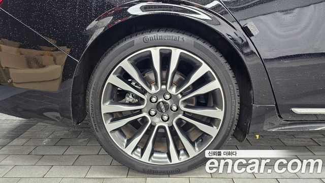 Lincoln Continental 2017 — photo 5