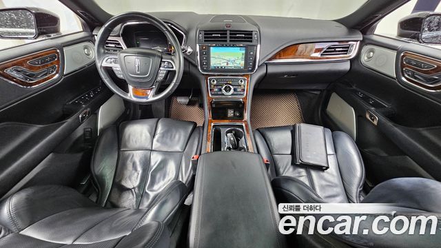 Lincoln Continental 2017 — photo 7