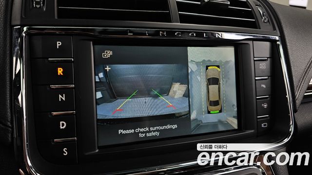 Lincoln Continental 2017 — photo 15
