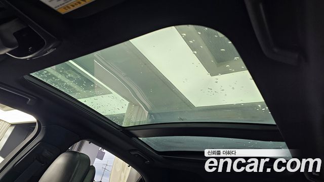 Lincoln Continental 2017 — photo 18