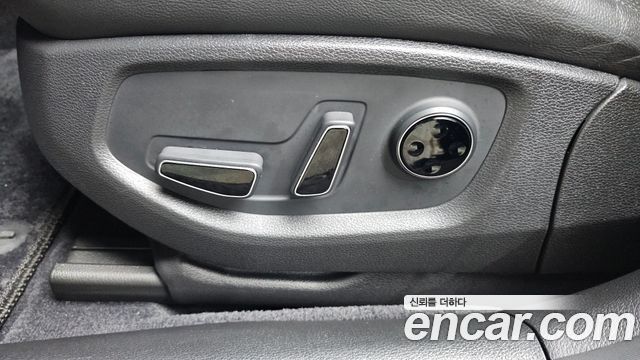 Genesis G80 2018 — photo 21
