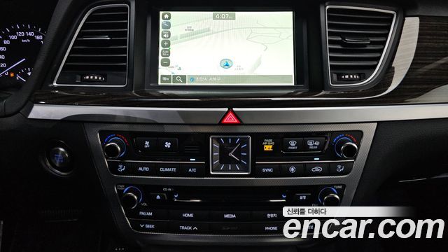 Genesis G80 2018 — photo 26