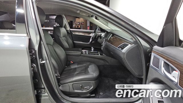Genesis G80 2018 — photo 16