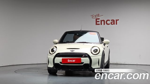Mini Cooper Convertible 2022 — photo 3