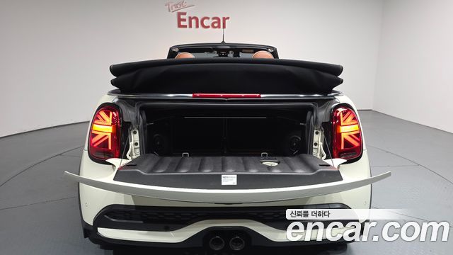 Mini Cooper Convertible 2022 — photo 24