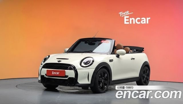 Mini Cooper Convertible 2022 — photo 1
