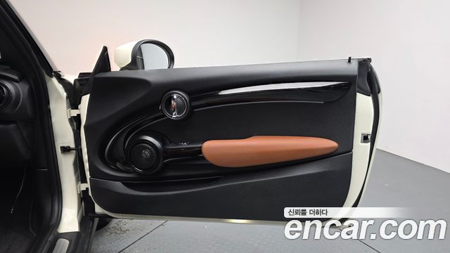 Mini Cooper Convertible 2022 — photo 15