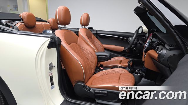 Mini Cooper Convertible 2022 — photo 16
