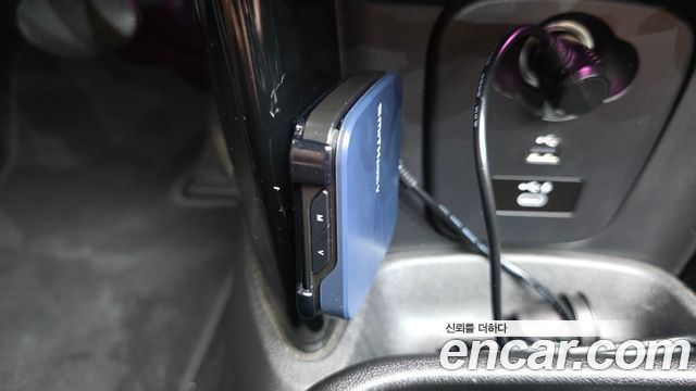 Mini Cooper Convertible 2022 — photo 35