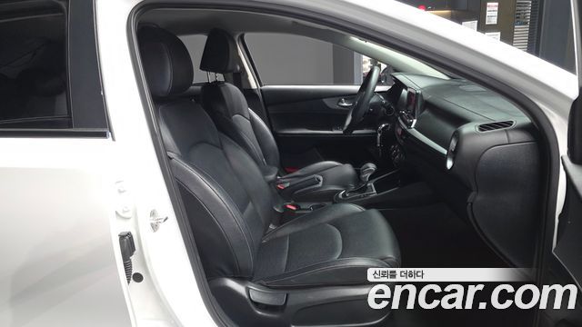 Kia K3 2019 — photo 17