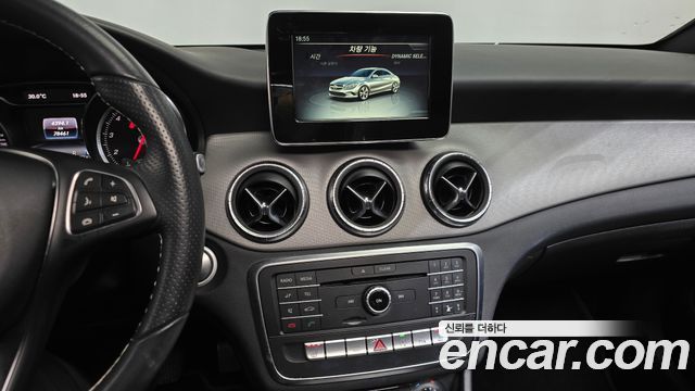 Mercedes-Benz CLA-Class 2018 — photo 12