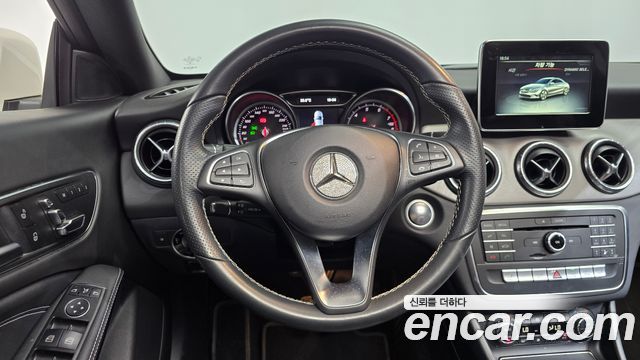 Mercedes-Benz CLA-Class 2018 — photo 13