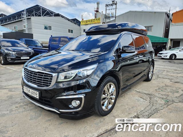 Kia Canival 2017 — photo 1