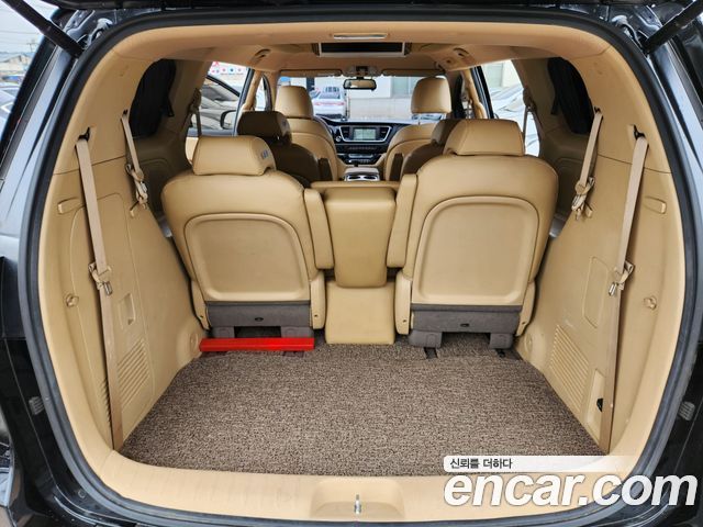 Kia Canival 2017 — photo 12