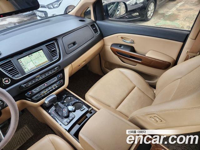 Kia Canival 2017 — photo 15