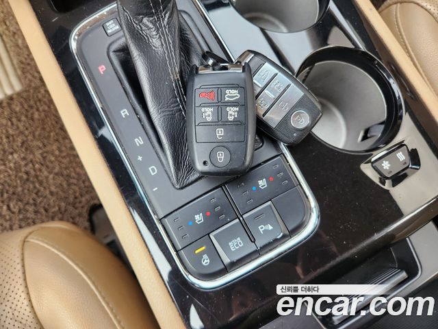 Kia Canival 2017 — photo 17