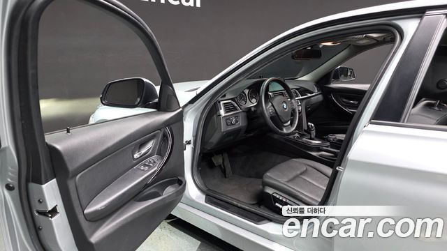 BMW 3-Series 2016 — photo 10