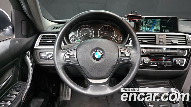 BMW 3-Series 2016 — photo 12