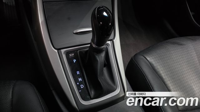 Hyundai AVANTE 2016 — photo 9