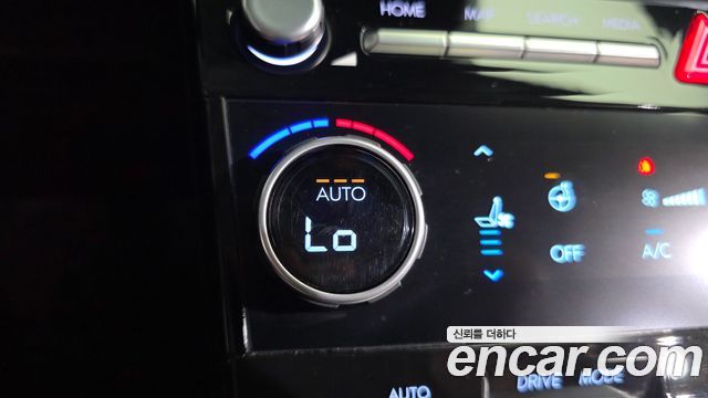 Hyundai Santafe 2024 — photo 28