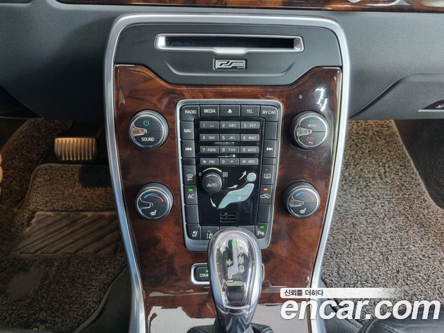 Volvo S80 2013 — photo 12