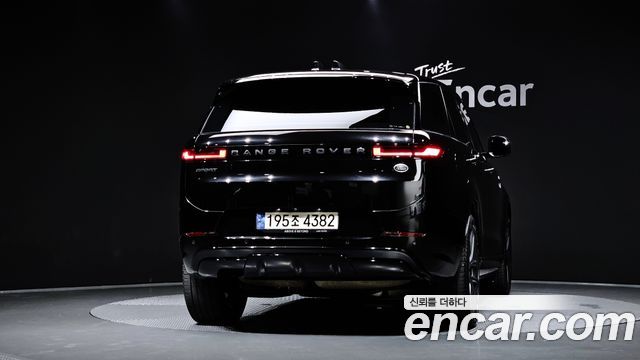 Land Rover Range Rover Sport 2023 — photo 4