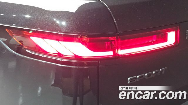 Land Rover Range Rover Sport 2023 — photo 9