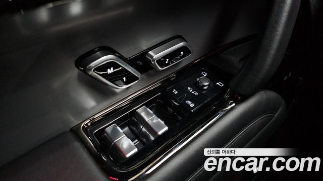 Land Rover Range Rover Sport 2023 — photo 32