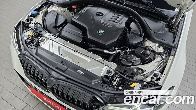 BMW 3-Series 2023 — photo 6