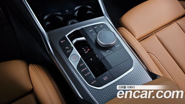 BMW 3-Series 2023 — photo 12