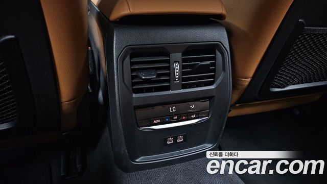 BMW 3-Series 2023 — photo 24