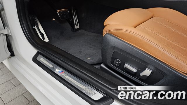 BMW 3-Series 2023 — photo 29