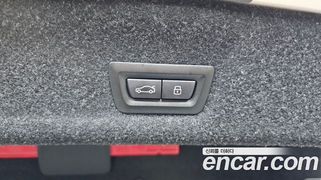 BMW 3-Series 2023 — photo 33
