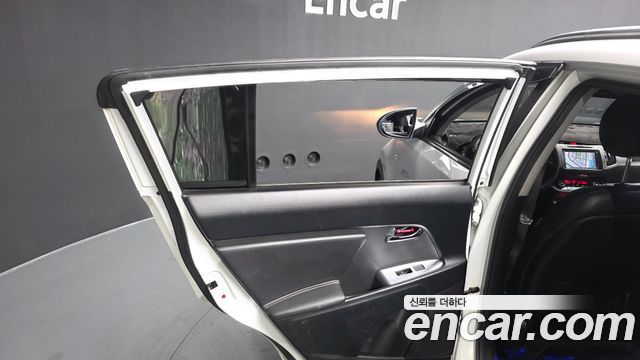 Kia Sportage 2012 — photo 15