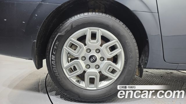 Hyundai Staria 2025 — photo 5