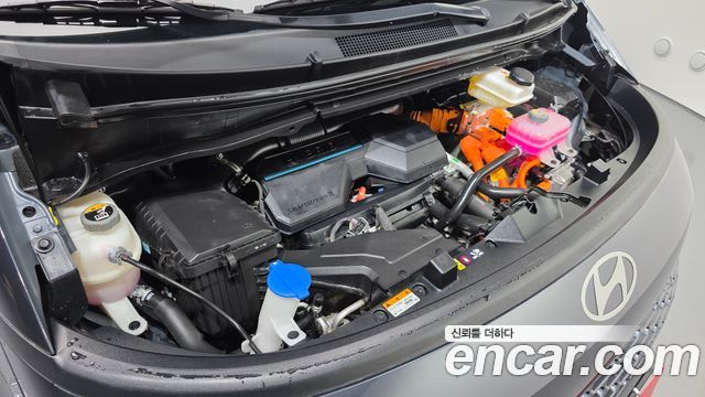 Hyundai Staria 2025 — photo 6