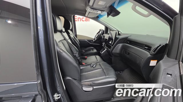 Hyundai Staria 2025 — photo 13