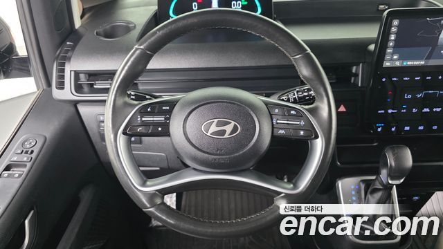Hyundai Staria 2025 — photo 19