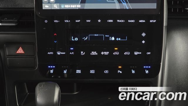 Hyundai Staria 2025 — photo 24