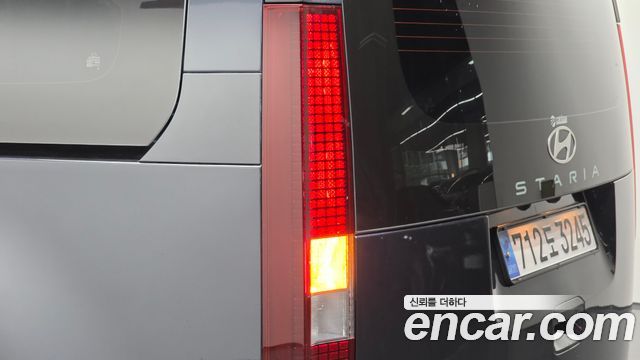 Hyundai Staria 2025 — photo 9