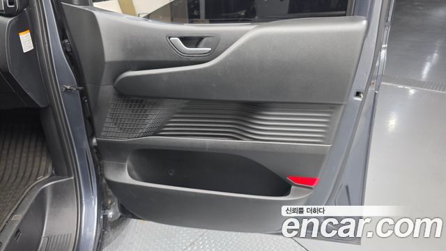Hyundai Staria 2025 — photo 15