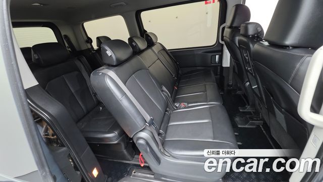 Hyundai Staria 2025 — photo 28
