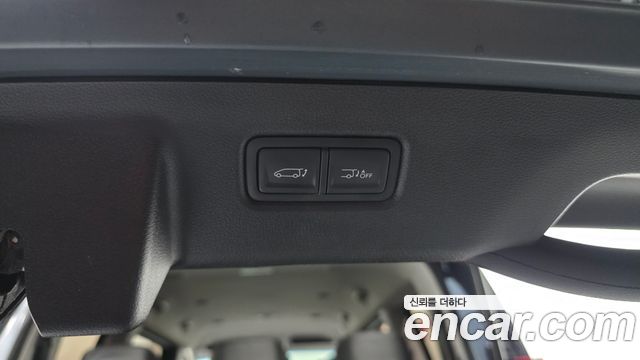Hyundai Staria 2025 — photo 29
