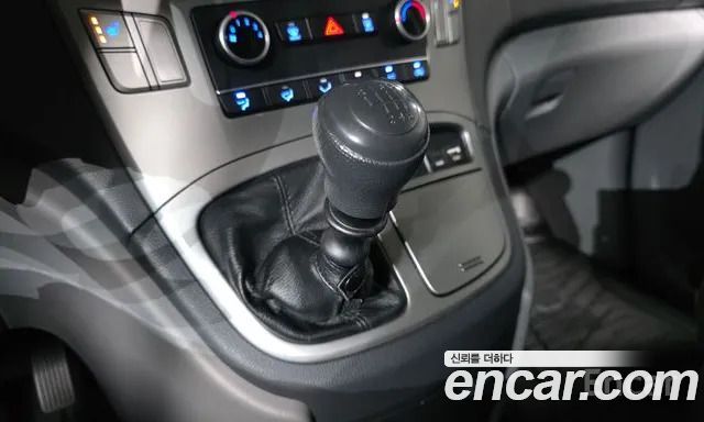 Hyundai Starex 2016 — photo 10
