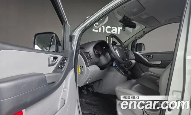 Hyundai Starex 2016 — photo 11
